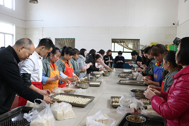 冬至餃子碗，陽晨人心暖